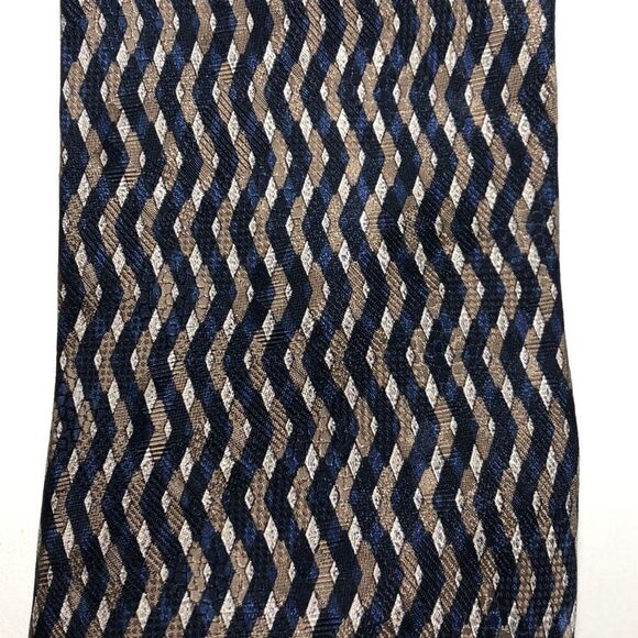 Kenneth Cole Silk Tie - Picture 3 of 4